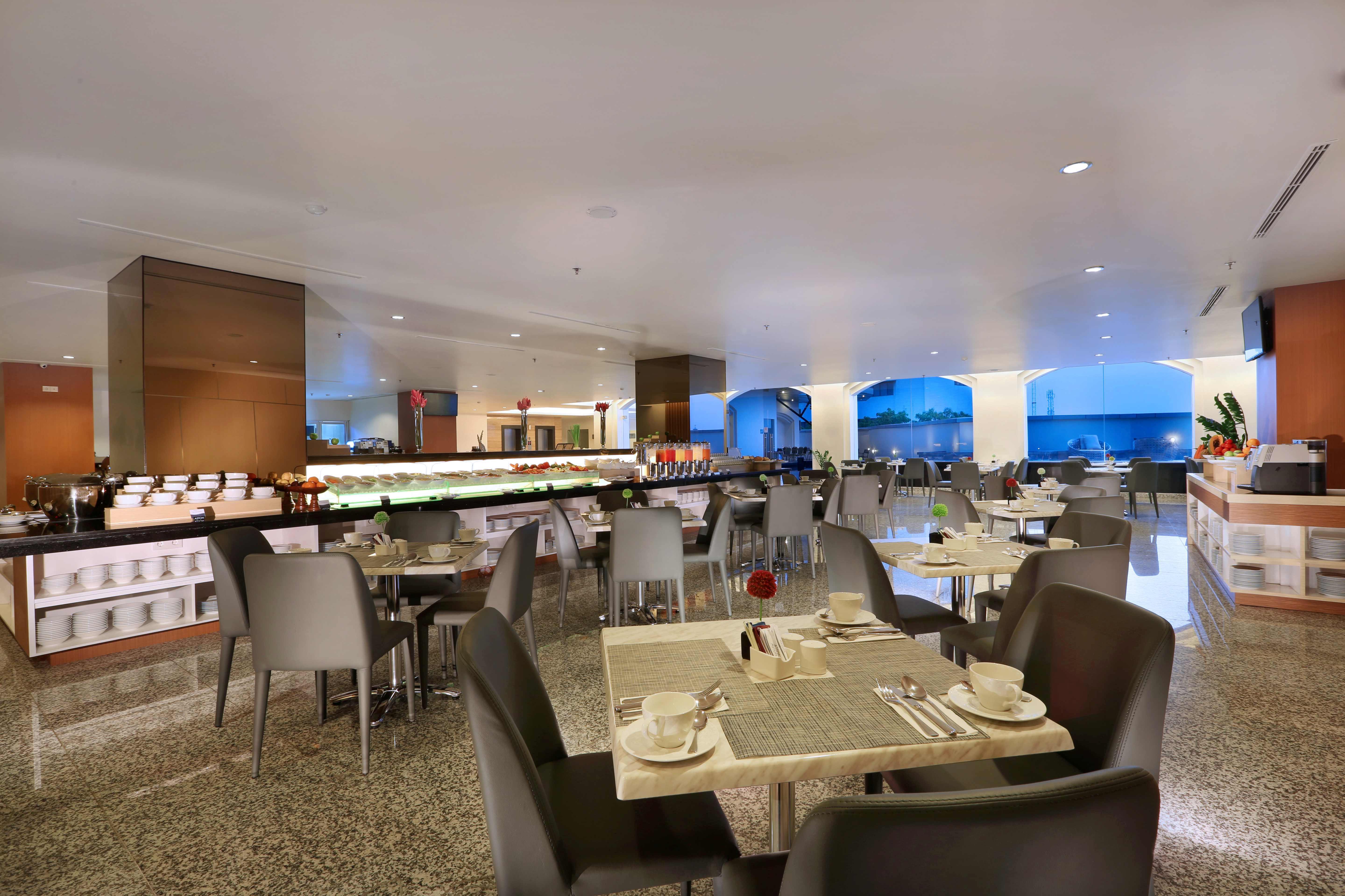 Golden City Hotel And Convention Center - Chse Certified Semarang Exteriér fotografie