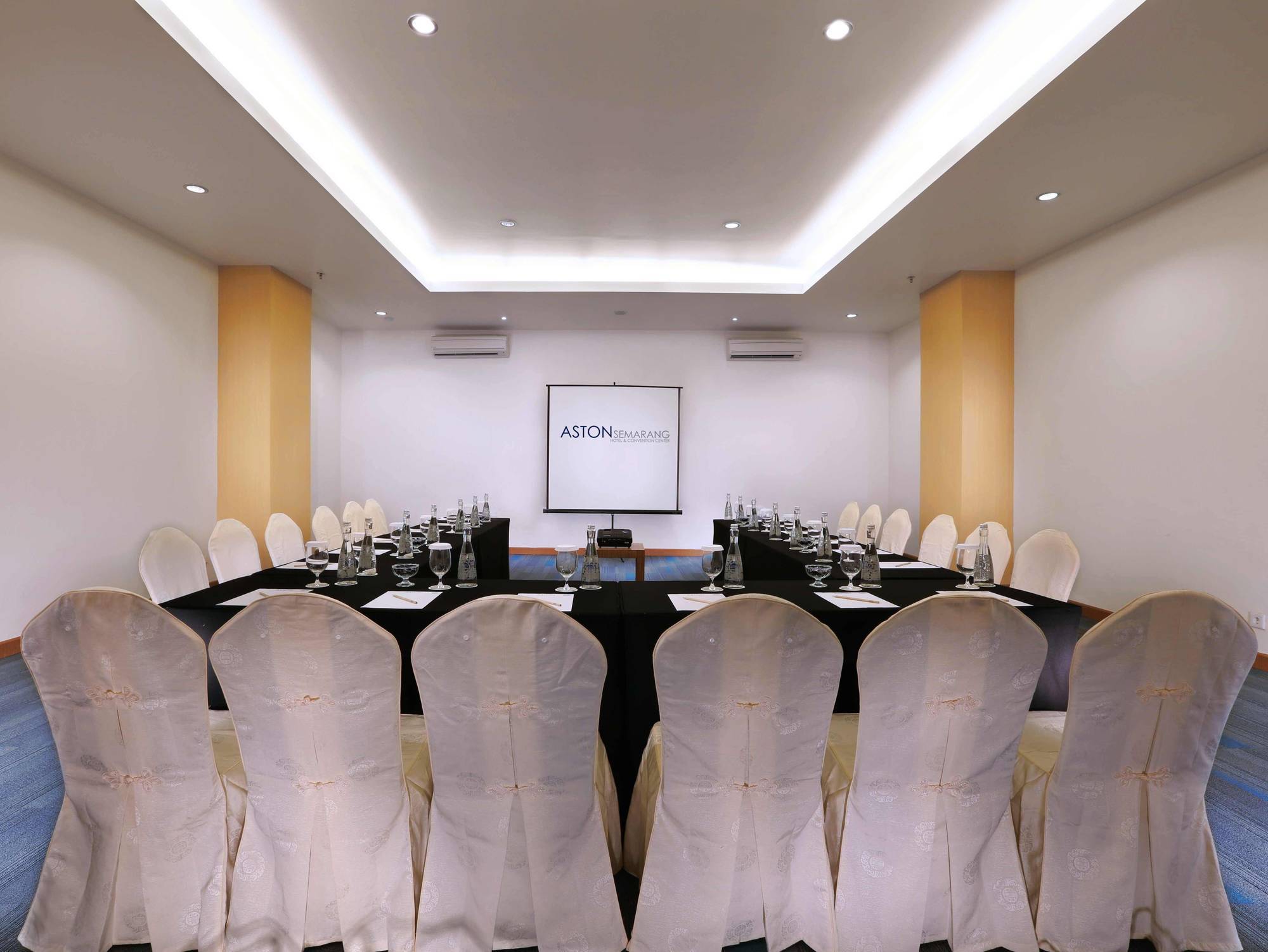 Golden City Hotel And Convention Center - Chse Certified Semarang Exteriér fotografie